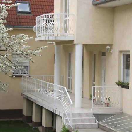 Janko Apartman Hotel Siofok Room photo